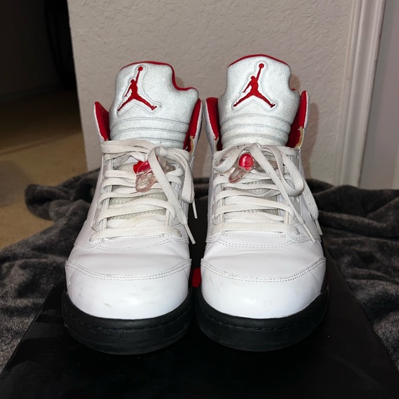 Air Jordan 5 Retro “Fire Red” - Picture 2 of 4